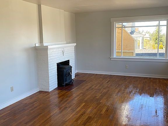 3rd image of 2706 N Washington St