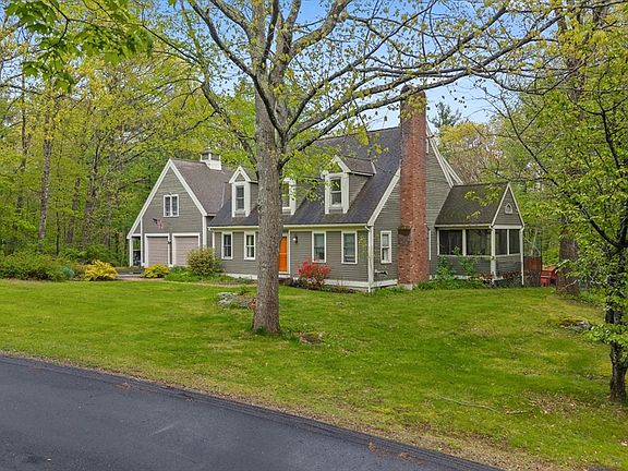 3rd image of 16 Elliott Rd