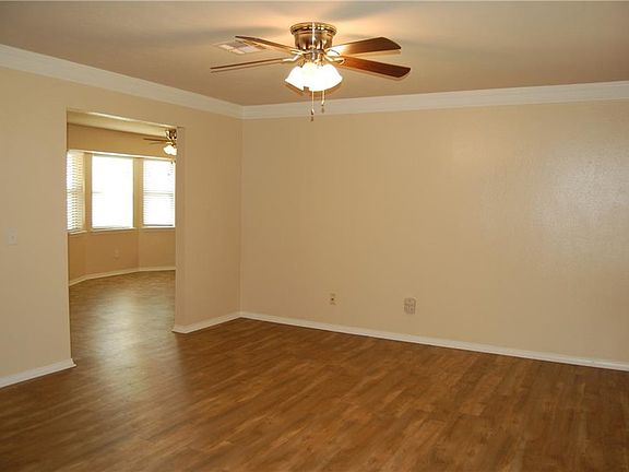 3rd image of 329 Park Dr