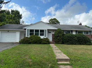 6 Wexford St, Huntington, NY 11743