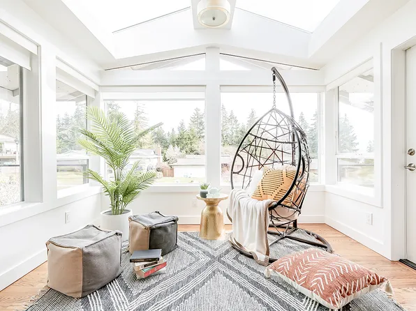 17271 NE 7th Pl, Bellevue, WA 98008