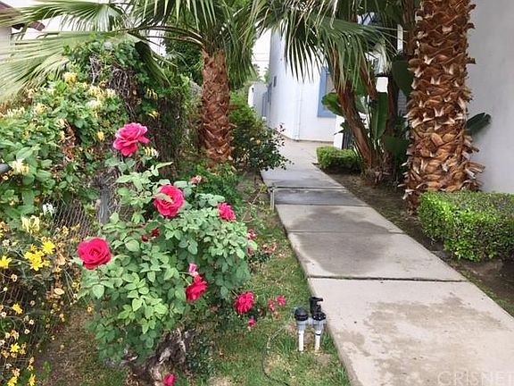 4th image of 22901 Vanowen St APT 3