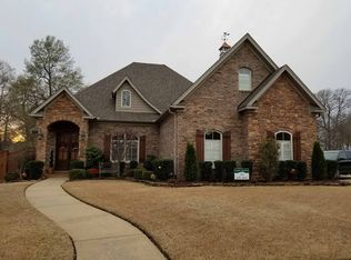 2825 Pinehurst Dr, Benton, AR 72019