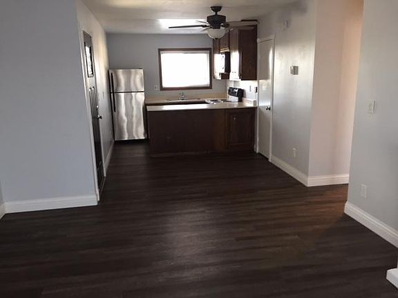 2nd image of 4413 Clairemont Dr