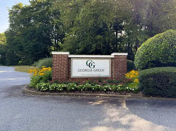 Georgia Green Townhome Apartments