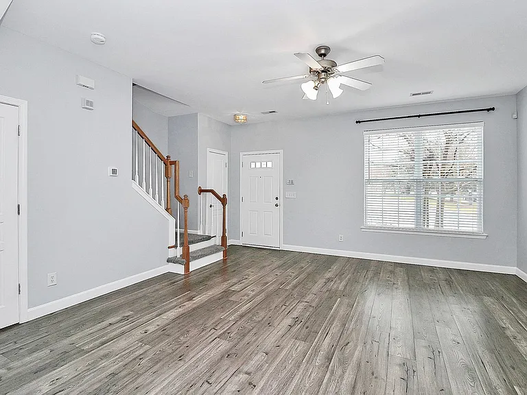 1032 Tabard Ln — Photo 4
