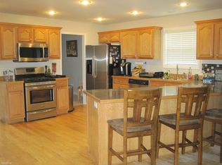 2677 Cutter Ct, Lansing, MI 48911