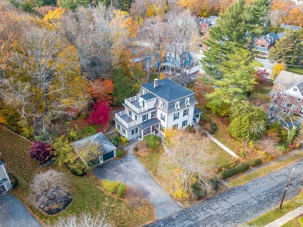 7-7-7A Brooks St, Winchester, MA 01890