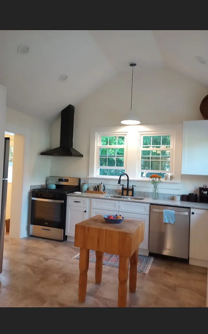 2 bed, 1260 sqft, $2,200 — Photo 3