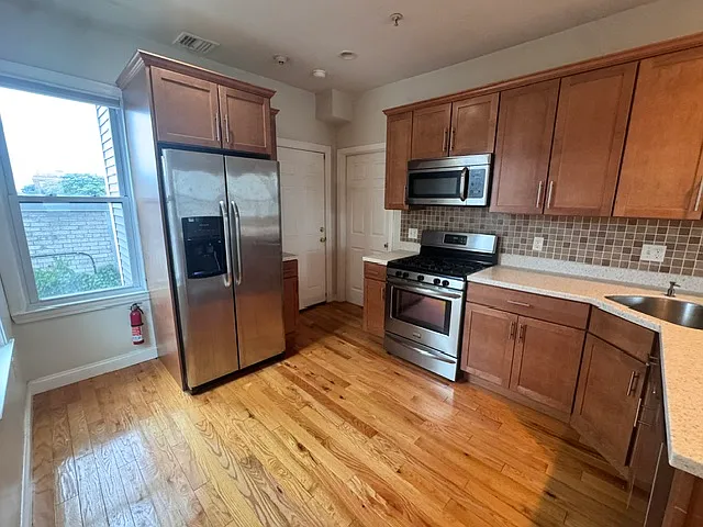 136 K St #2 — Photo 3