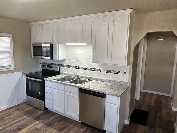 3rd image of 8657 Moran Pl