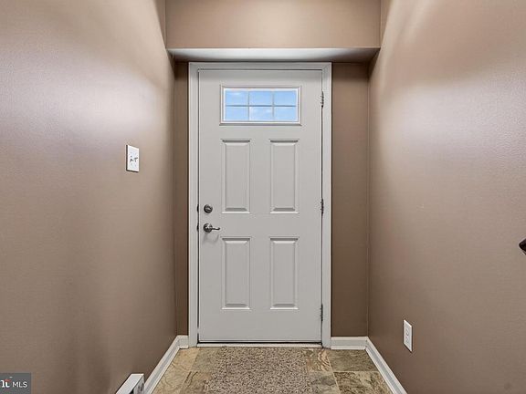3rd image of 26 Grace Dr