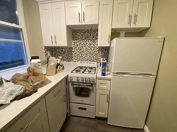 3rd image of 10822 72nd Ave APT 1B