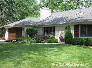 455 Edgemere Dr SE, East Grand Rapids, MI 49506