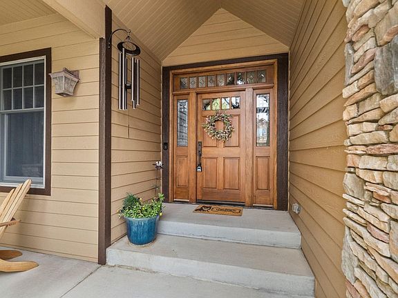 3rd image of 6854 Pumpkin Ridge Dr
