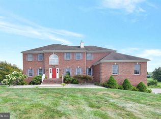 16 Harvest Bend Rd, Robbinsville, NJ 08691