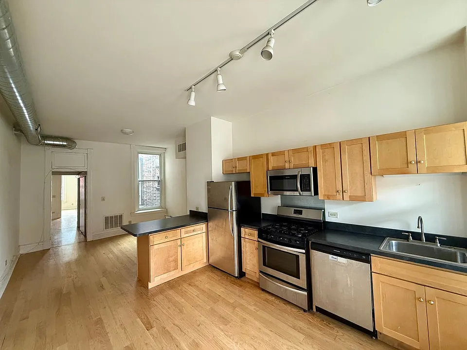 900-902 W.19th Street