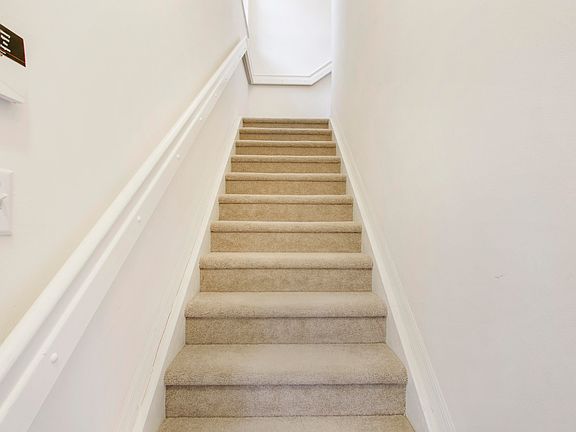 5th image of 108 Lighthouse Cir APT B