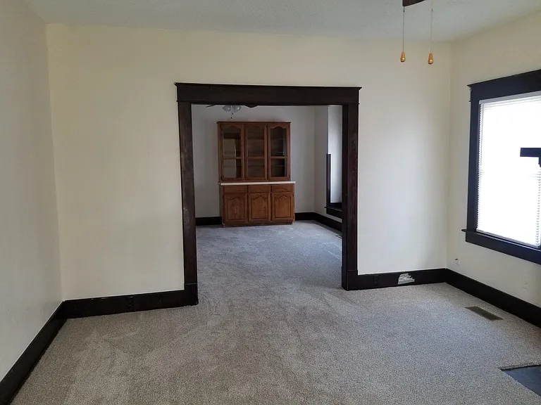 1512 W Walnut St — Photo 5