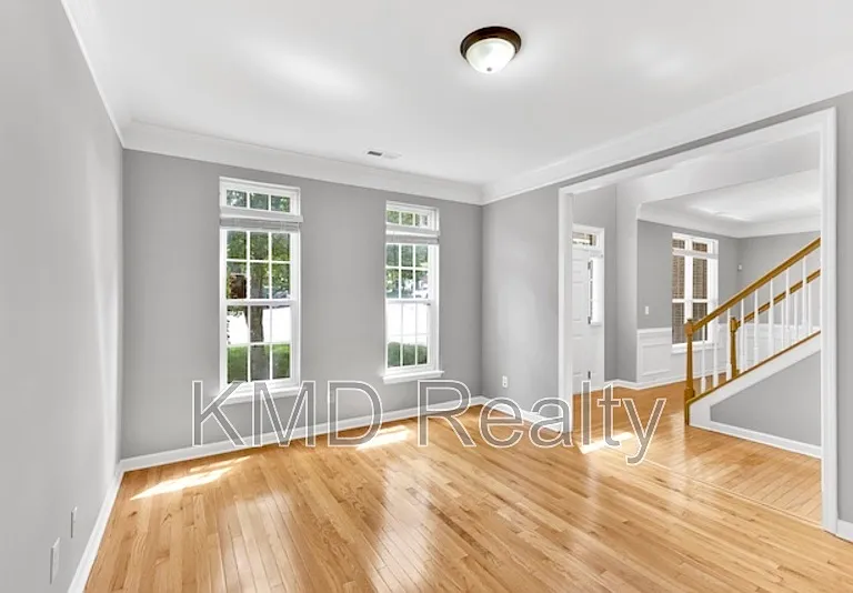 5010 Bellville Ct — Photo 2