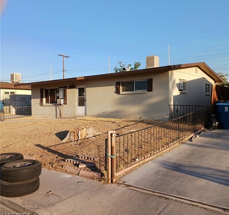 2nd image of 5124 Forrest Hills Ln