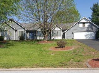 9 Santa Anita Dr, Maryville, IL
