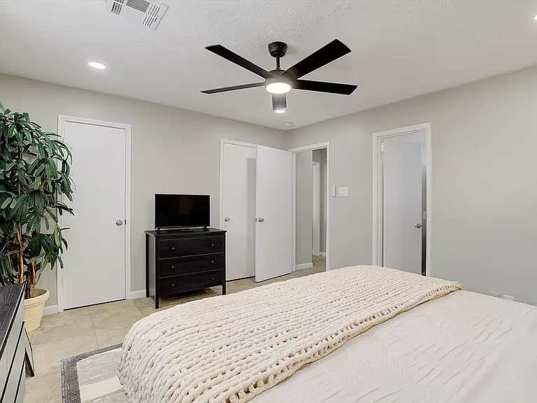 23919 Hunter Spring Cir — Photo 12