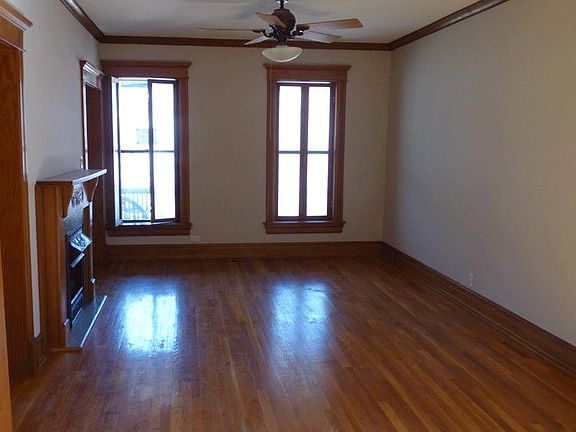 3rd image of 4546 N Hermitage Ave APT 1