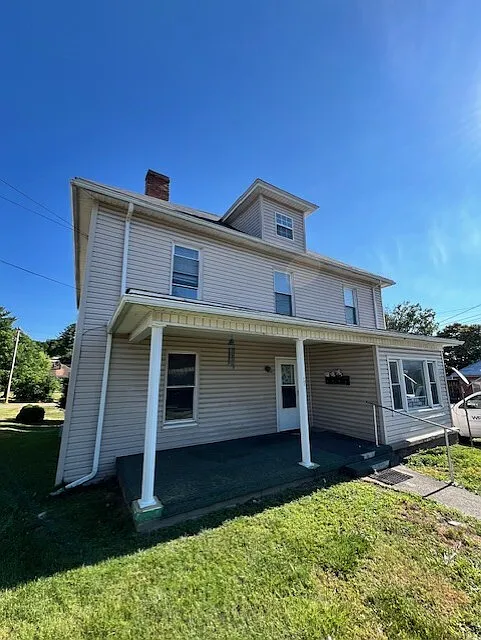 402 Straley Avenue - 1 — Photo 1