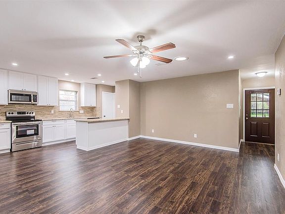 4th image of 707 Steger Dr