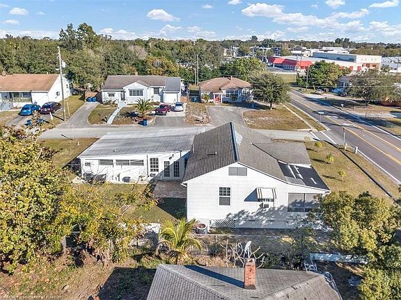 3rd image of 1381 Lakeview Dr