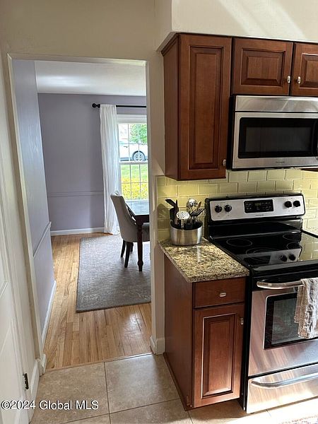 4th image of 400 Lincoln Drive