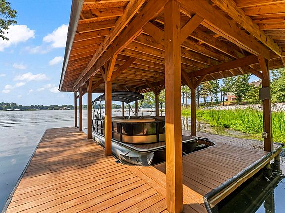 4th image of 341 Boathouse Cir