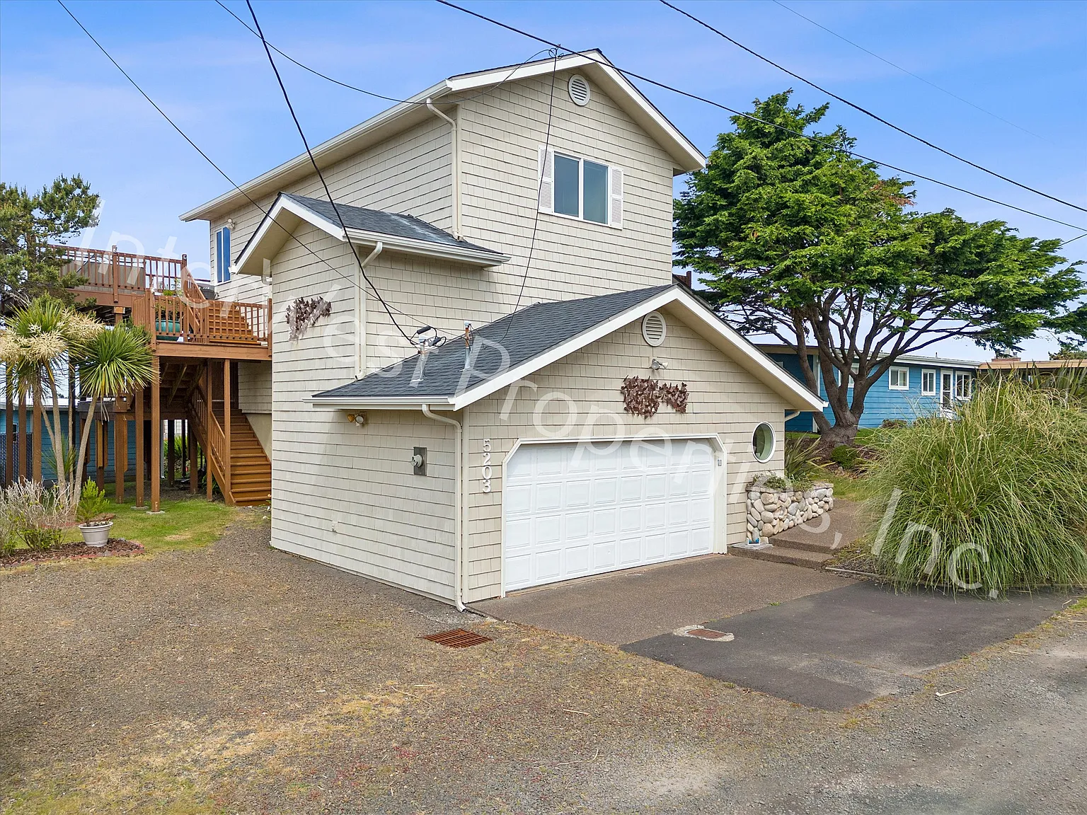 4 bed, 2600 sqft, $3,200 — Photo 2
