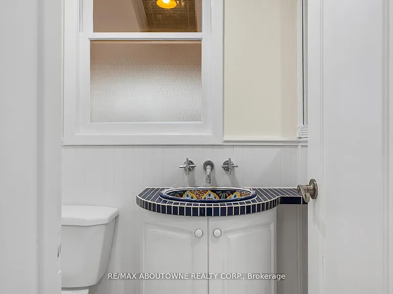 145 Wolfdale Ave — Photo 7