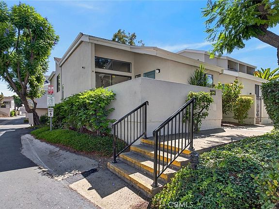 3rd image of 2917 Barrington Ct