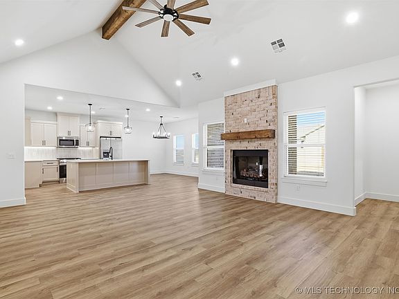 3rd image of 1900 Boxer Ln