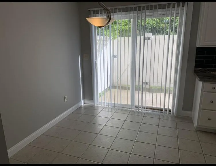 1615 N Star Ave — Photo 5