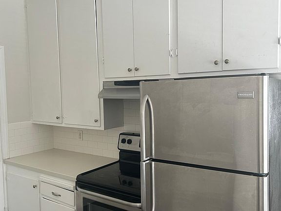 3rd image of 26 Alamitos Ave #305