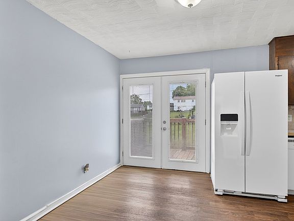 5th image of 405 Holston Hts