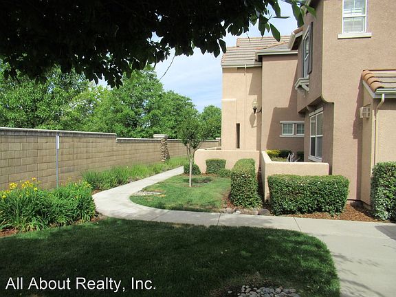 3rd image of 1107 Dante Cir