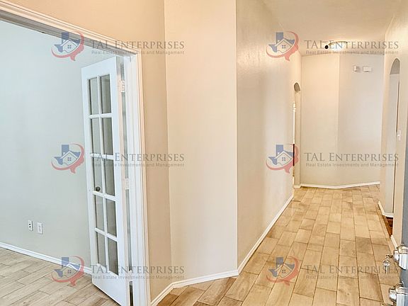 5th image of 816 Cheryl St #1