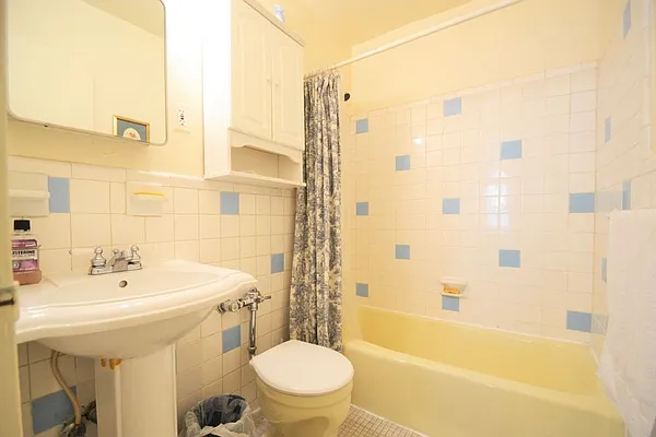 Rented by Your Vanity Realty | media 6