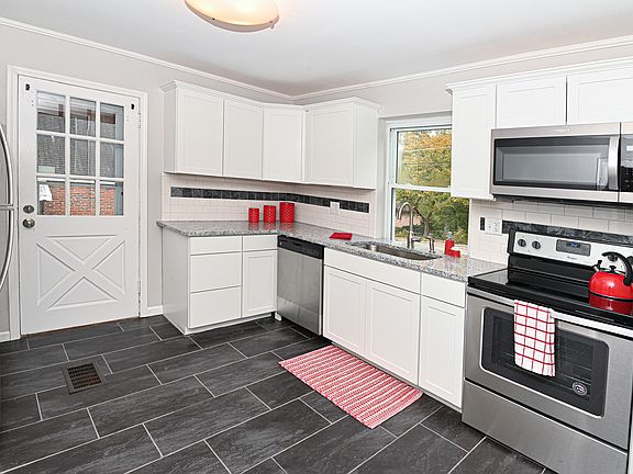 5th image of 4721 Kenmore Ave
