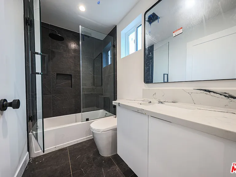 1525 S Carmelina Ave #1527 — Photo 16