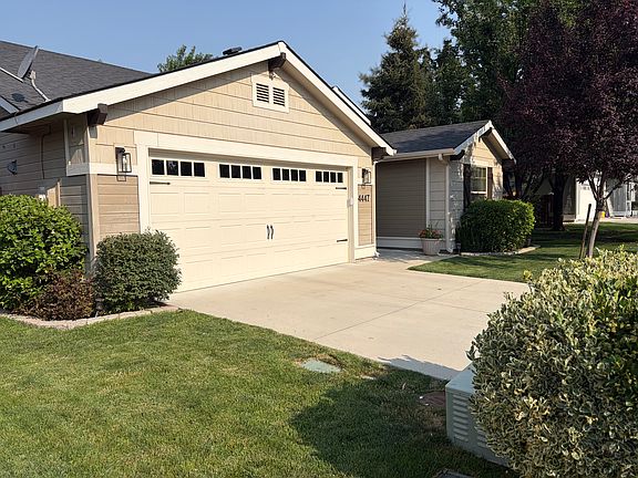 3rd image of 44 S Cruzatte Ln