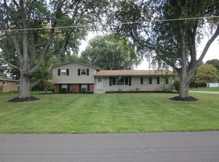 7100 Rolling Ridge Rd NE, Canton, OH 44721