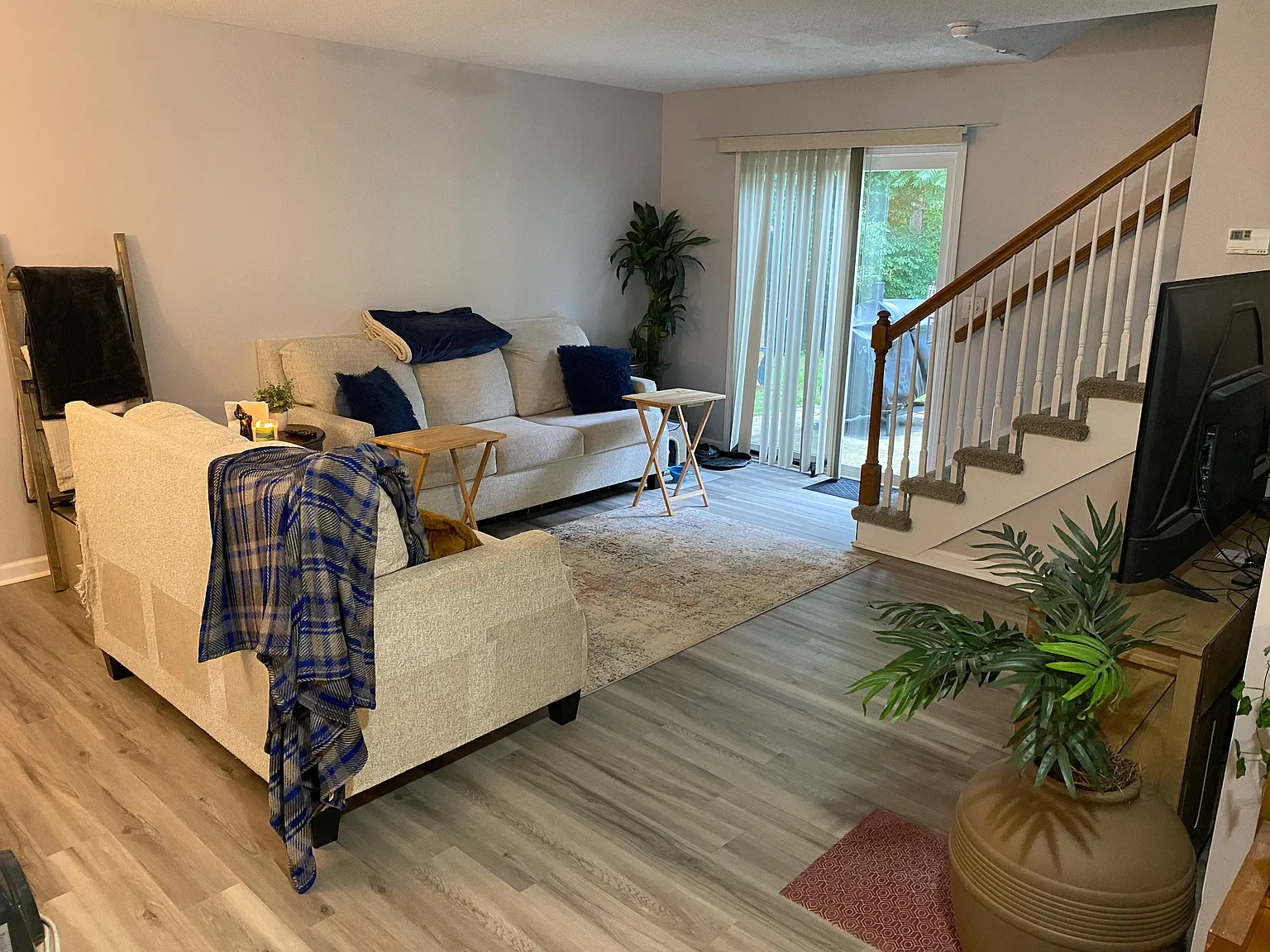 3 bed, 2.5 bath, 1434 sqft, $1,800 — Photo 2