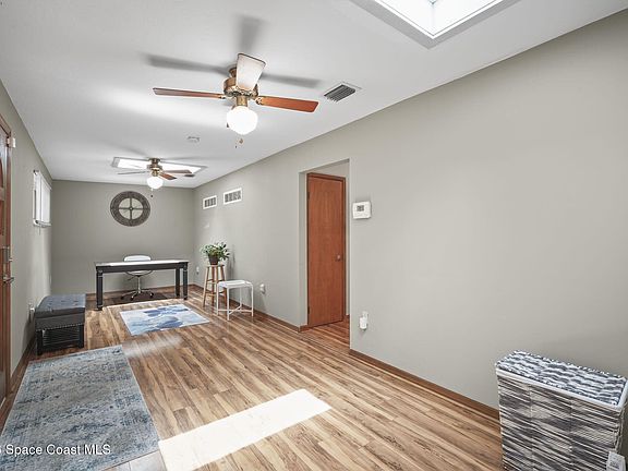 4th image of 1416 Club Gardens Dr NE
