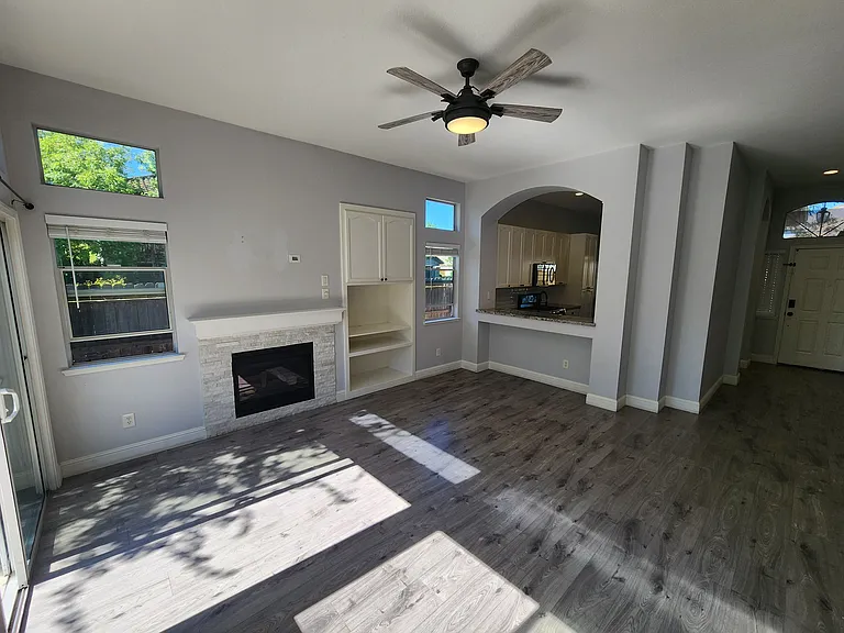 9193 Rizes Way — Photo 7
